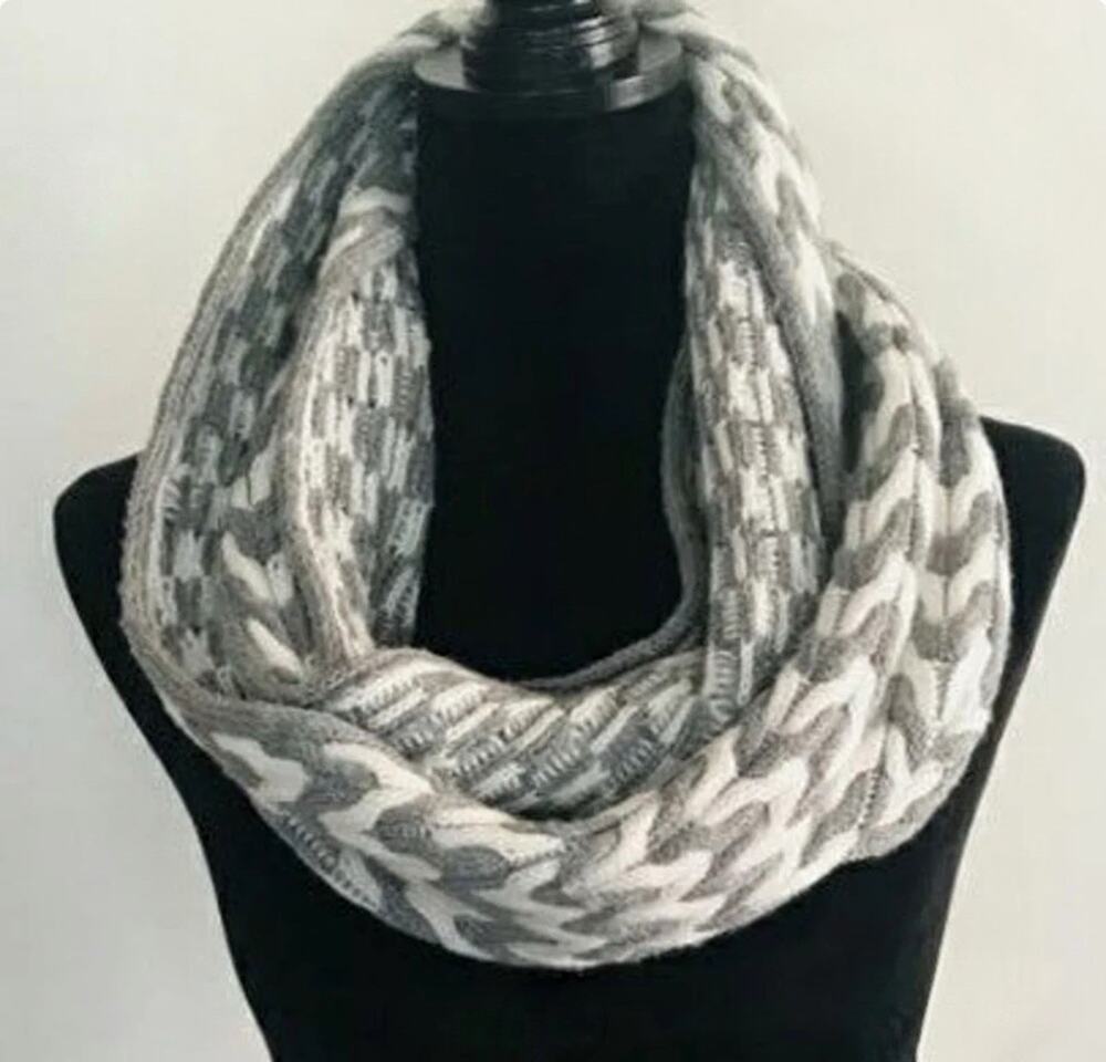 Calvin Klein Women’s Gray & White Chevron Knit Infinity Scarf w/ Logo Accent